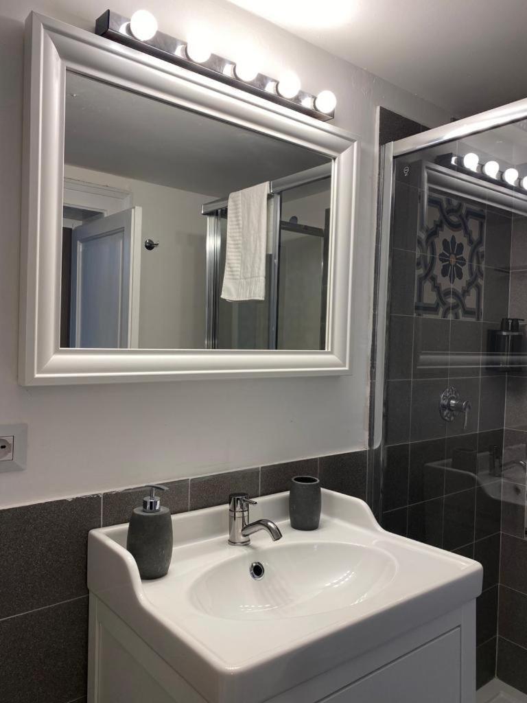 Bari Landlord 242 - Central Station Apartments Kültér fotó