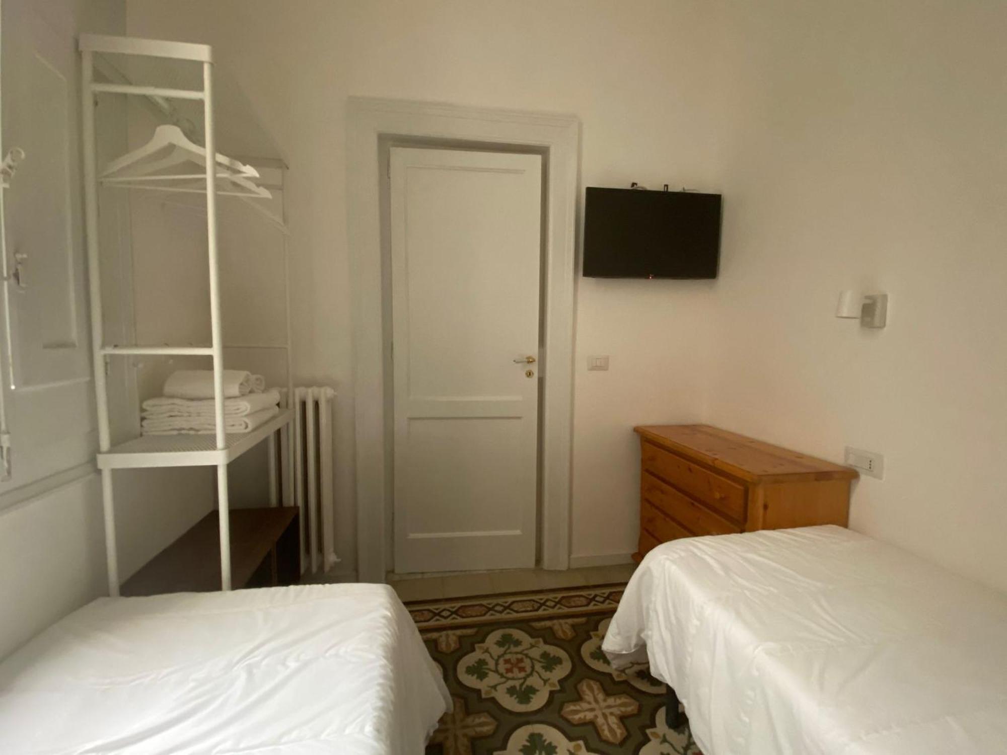 Bari Landlord 242 - Central Station Apartments Kültér fotó