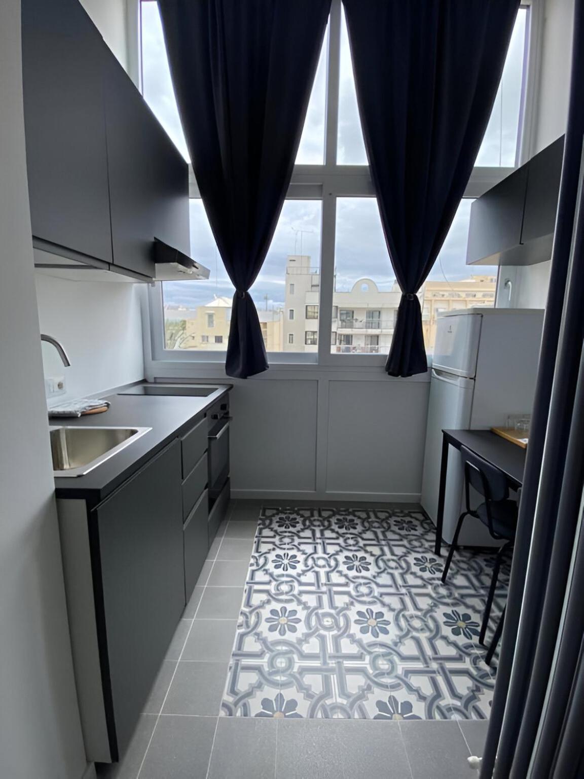 Bari Landlord 242 - Central Station Apartments Kültér fotó