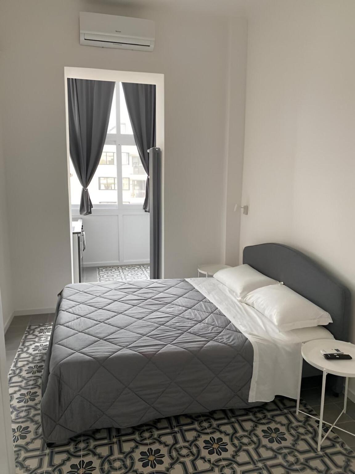 Bari Landlord 242 - Central Station Apartments Kültér fotó