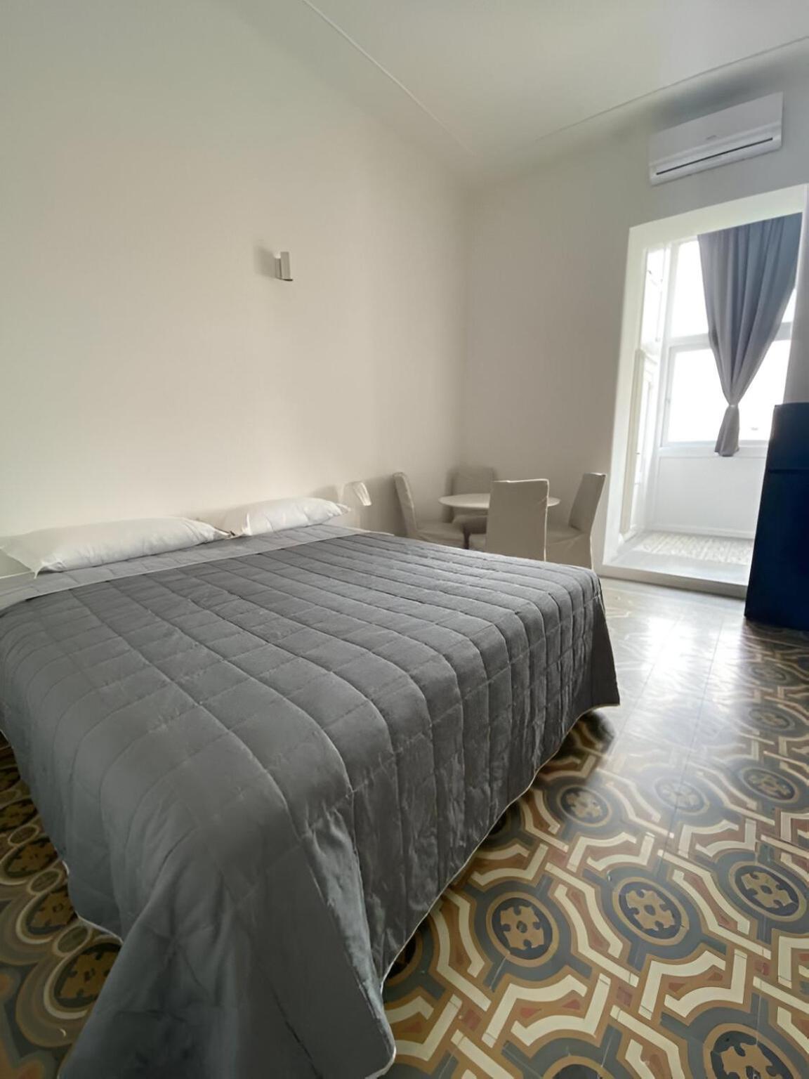 Bari Landlord 242 - Central Station Apartments Kültér fotó