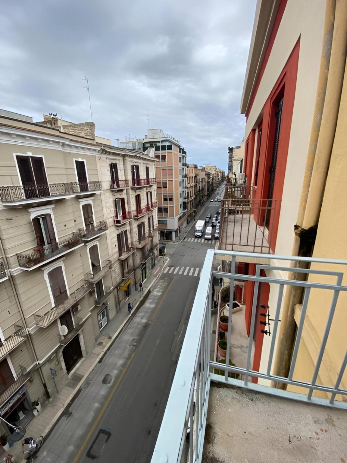 Bari Landlord 242 - Central Station Apartments Kültér fotó