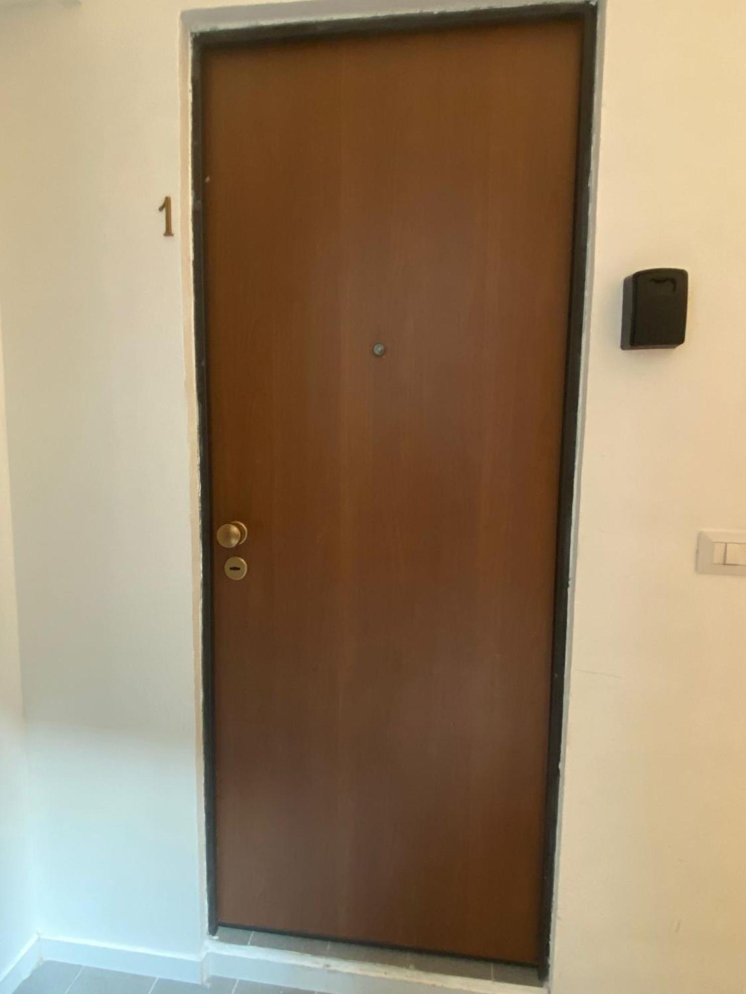Bari Landlord 242 - Central Station Apartments Kültér fotó