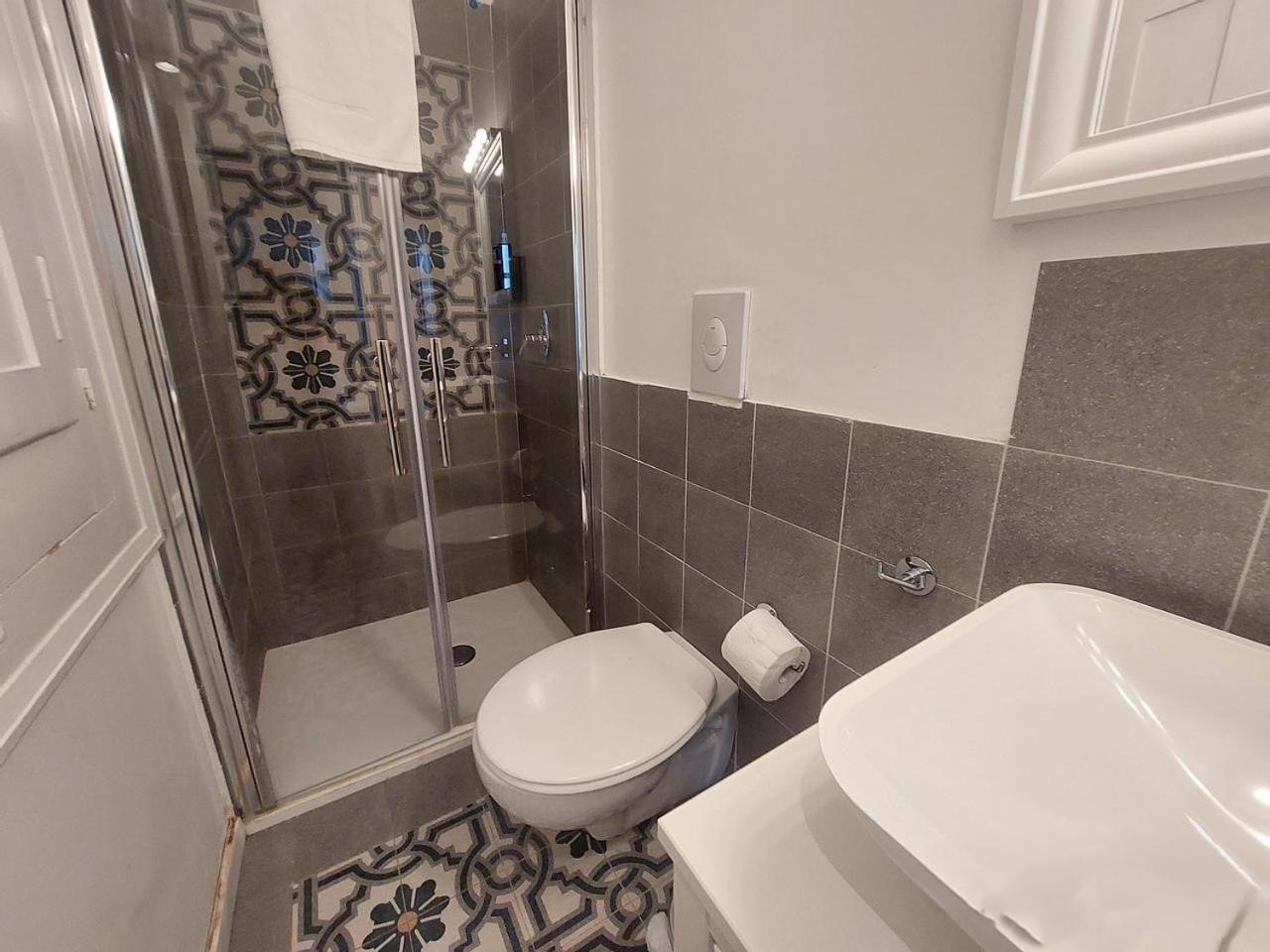 Bari Landlord 242 - Central Station Apartments Kültér fotó