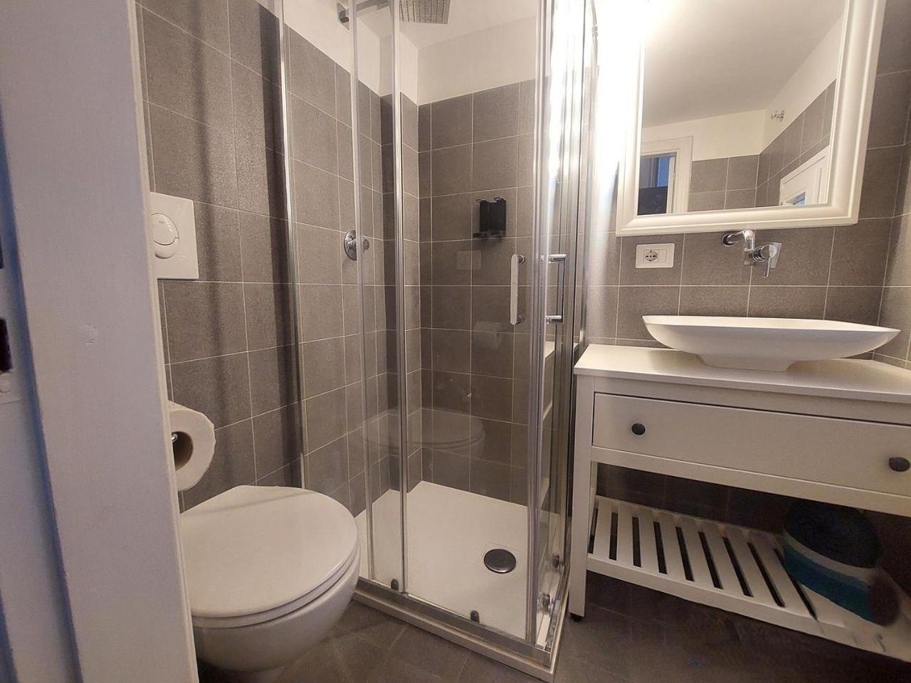 Bari Landlord 242 - Central Station Apartments Kültér fotó