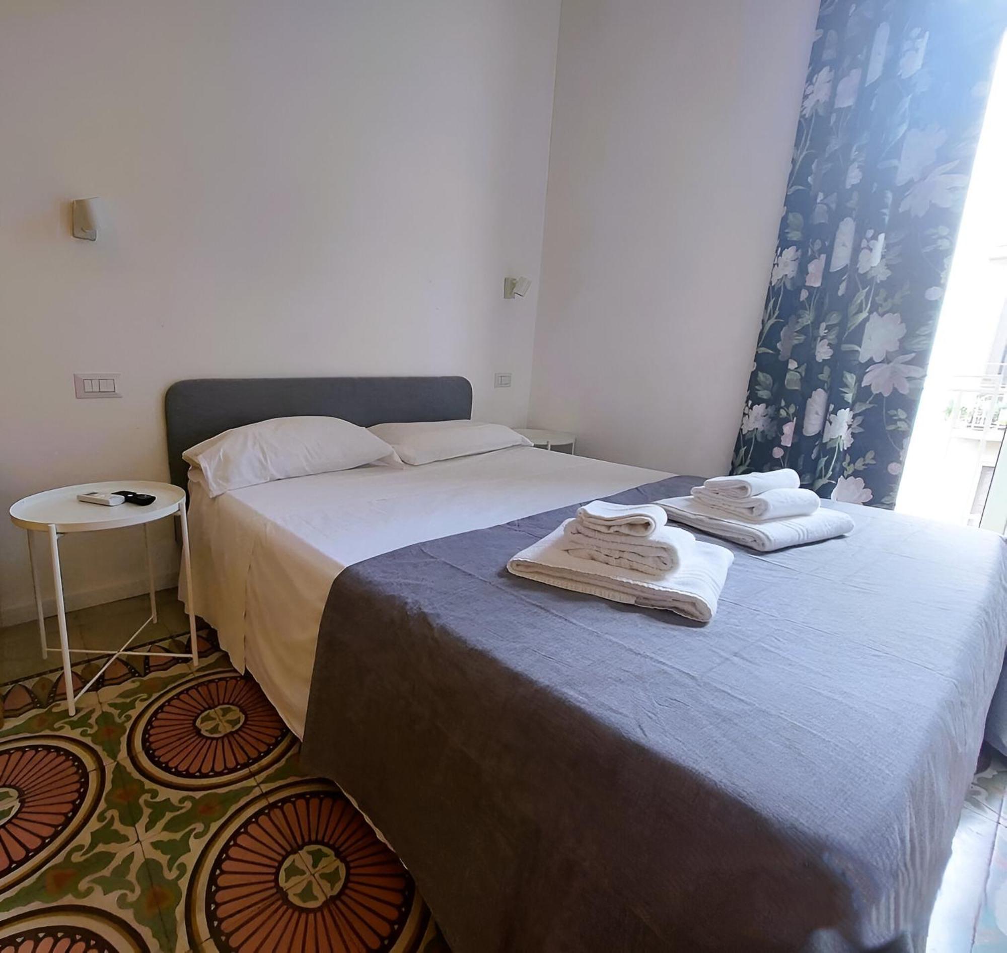 Bari Landlord 242 - Central Station Apartments Kültér fotó