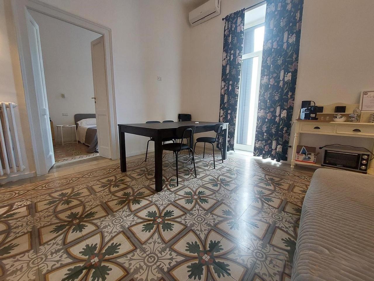 Bari Landlord 242 - Central Station Apartments Kültér fotó